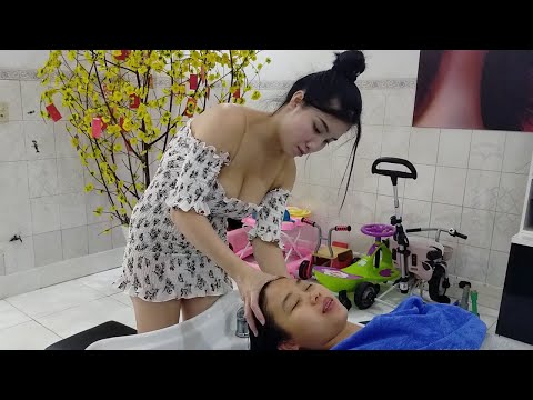Beautiful clothes help to enhance her standard figure, Vietnam Barbershop