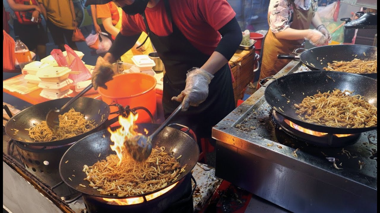 Занят! Даже четырёх воков недостаточно, шумный ночной рынок | Азиатская уличная еда