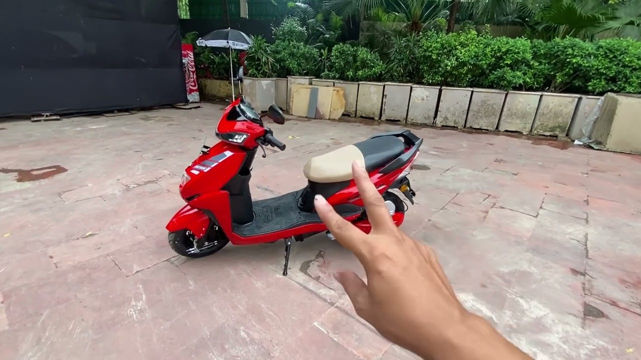 ओह तेरी 🤯 Lectrix LXS G3.0 इलेक्ट्रिक स्कूटर में 93 Features 😱 GaadiNama