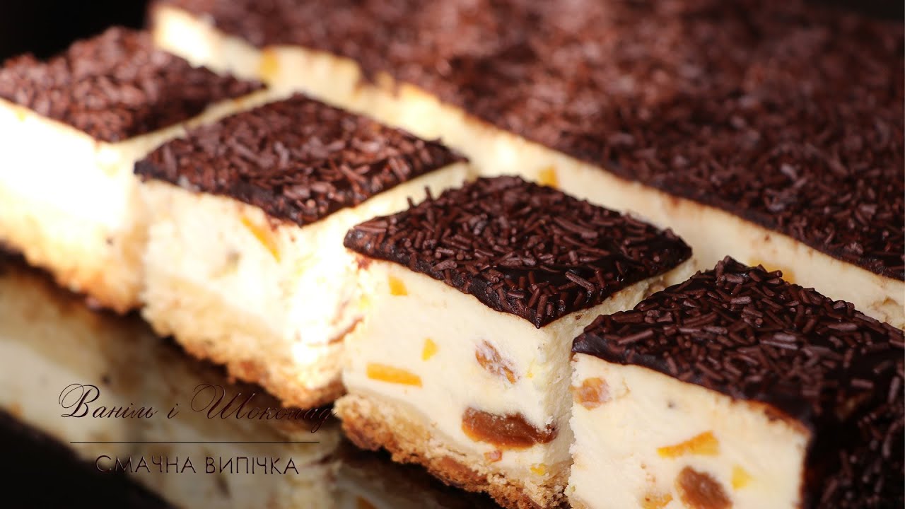 ВЕЛИКОДНІЙ ЛЬВІВСЬКИЙ СИРНИК з мигдалевим дріжджовим тістом, яке можна випікати як святкову паску.