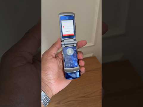 The Slimmest Flip Phone of the 2000s