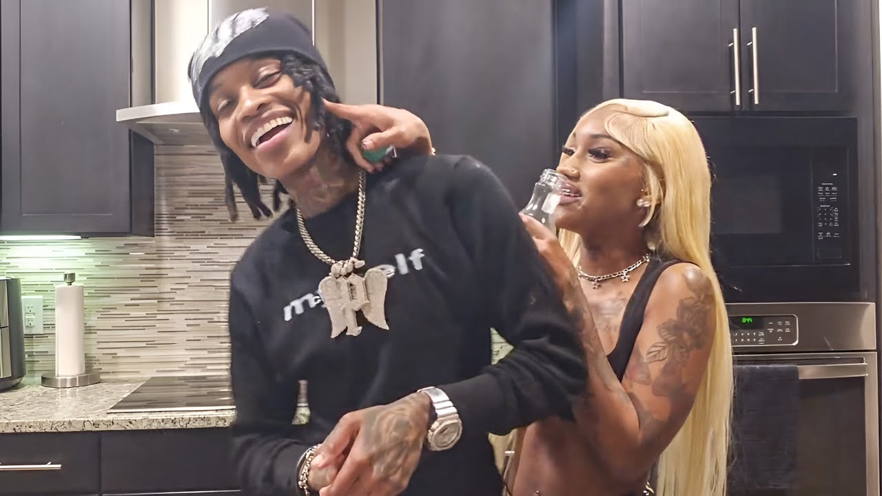 Lil Perfect & Bestie Flirt For 20 Minutes Straight After The Club