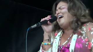 Crystal Shawanda at the Salmon Arm ROOTSandBLUES Festival 2024