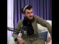 هەڵوێستمان چۆن بێت بەرامبەر بە کەسێک کە قسە بە زانایان دەکات