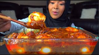 ASMR Soft Boiled Eggs in Bloves Sauce * بيض مغلي نصف استواء مع الصوص والرز screenshot 3