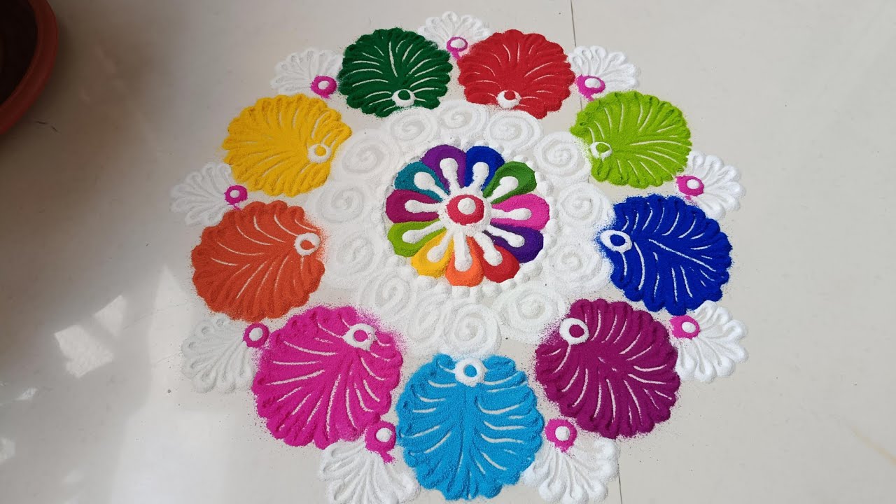 Holi Rangoli💛💜खास वर्तुळाकार रांगोळी डिझाइन 🤎🩷| Beautiful colourfull Rangoli by The Powder Poet |