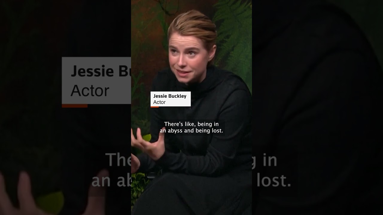 ❤️‍🩹 Jessie Buckley reflects on grief's complexity in 'Hamnet'