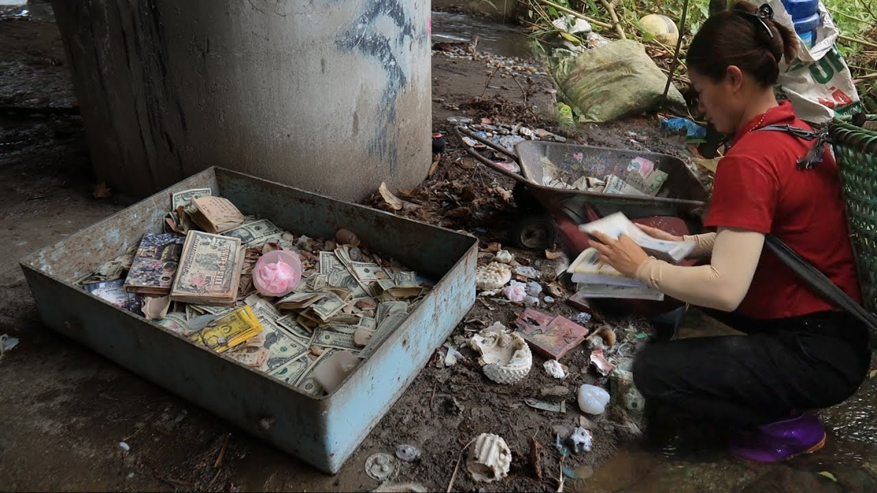 Poor single mother discovers valuable treasure under bridge while collecting scrap
