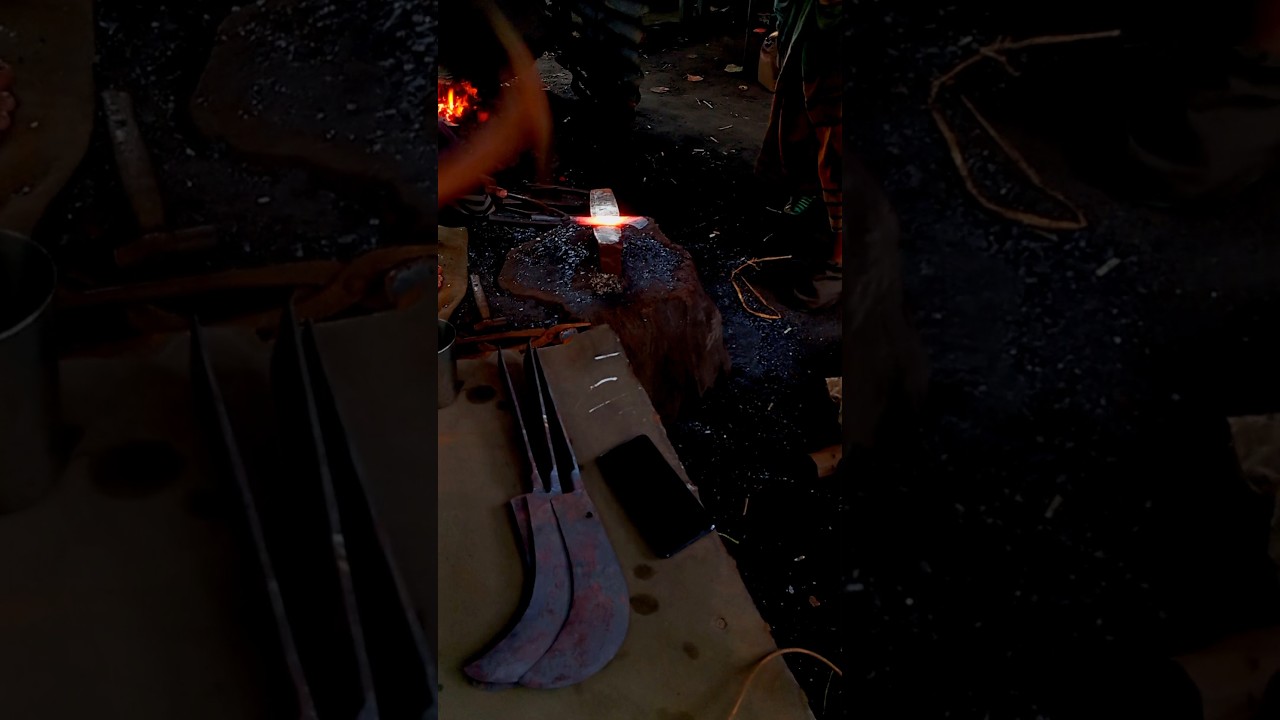 🔥 Village Blacksmith Forging Traditional Knife | Handmade Iron Work 🔥 