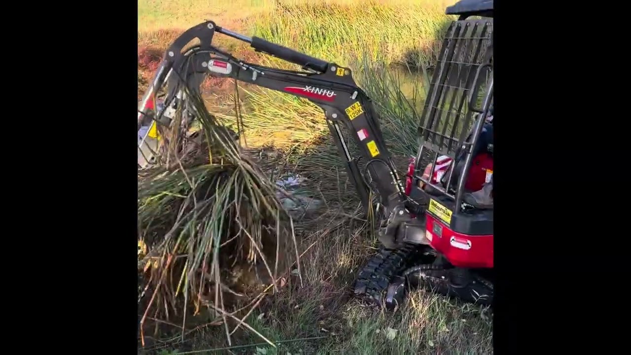 Rhino XN18 1.8 T Excavator in action - YouTube