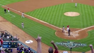 HOU@TEX: Beltre triples, scores on throwing error