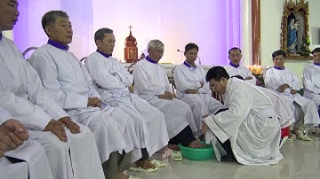 Thánh Lễ Tiệc Ly - Nghi Thức Chủ tế rửa chân cho các môn đệ
