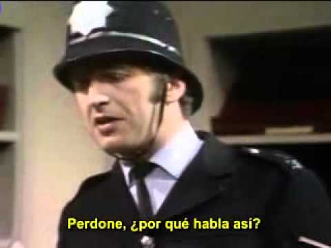 Monty Python - Estación de Policía (Voces graciosas).flv