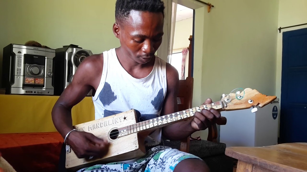 miriorio ty pamaraky version kabosy " BIEN MANDALINE" talenta toliara