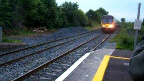 Commuter 29000 arriving into Leixlip Confey