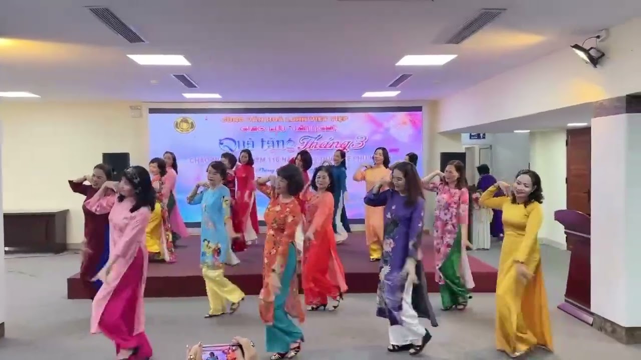 Phương Đông ngày 6/3 .