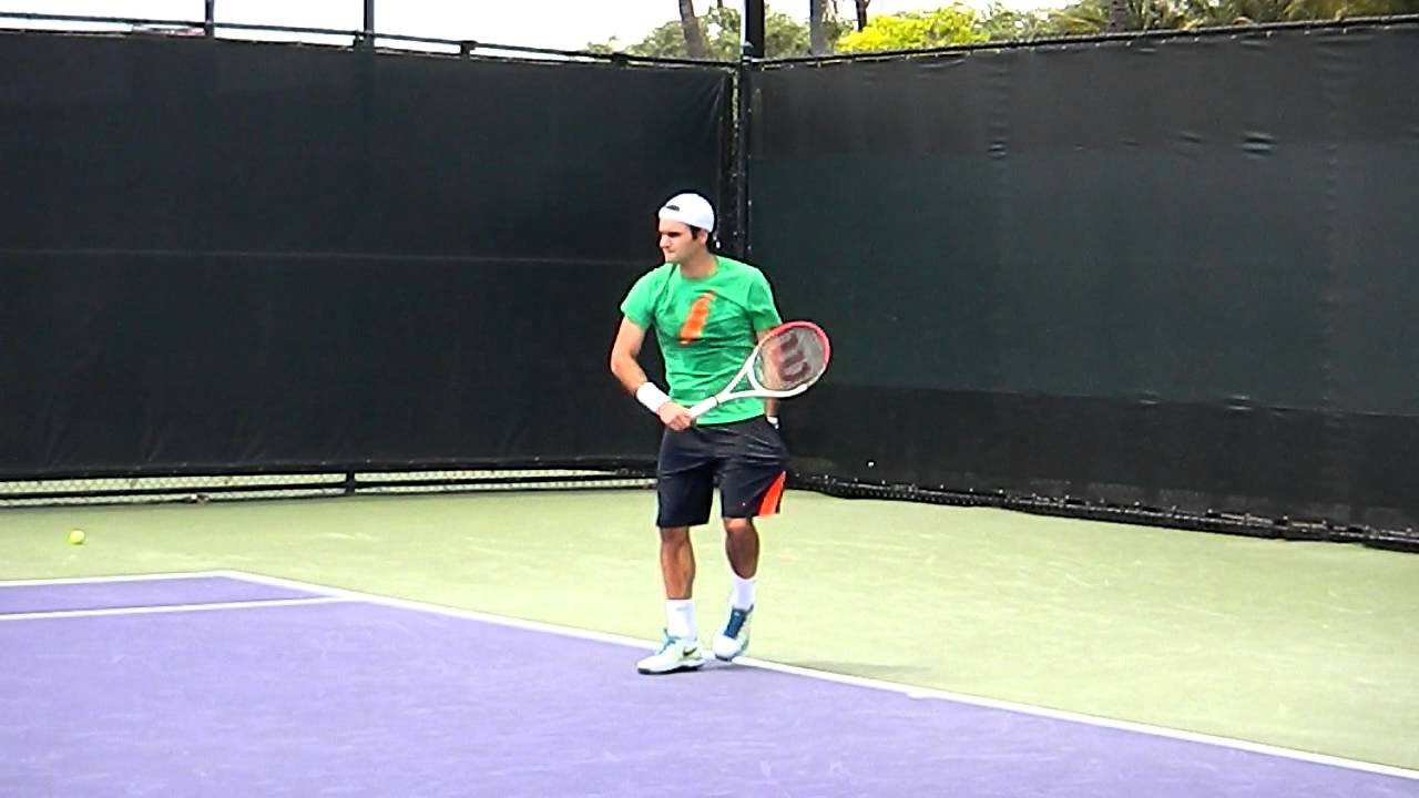 Federer training for the Sonyericsson Open in Key Biscane