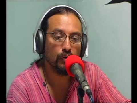 Mesa de radio- Mercedes Sosa, La Negra: voz y memo...