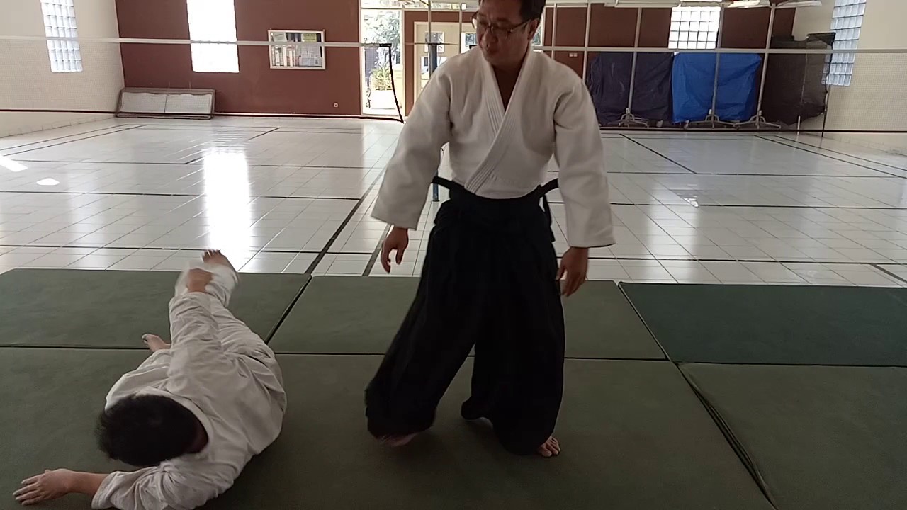 Aikido Katate dori Shihonage (Omote & Ura) YouTube