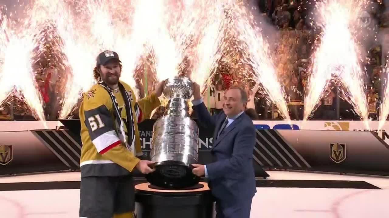 Golden Knights Team Captain Mark Stone hoists the Stanley Cup! 🏆