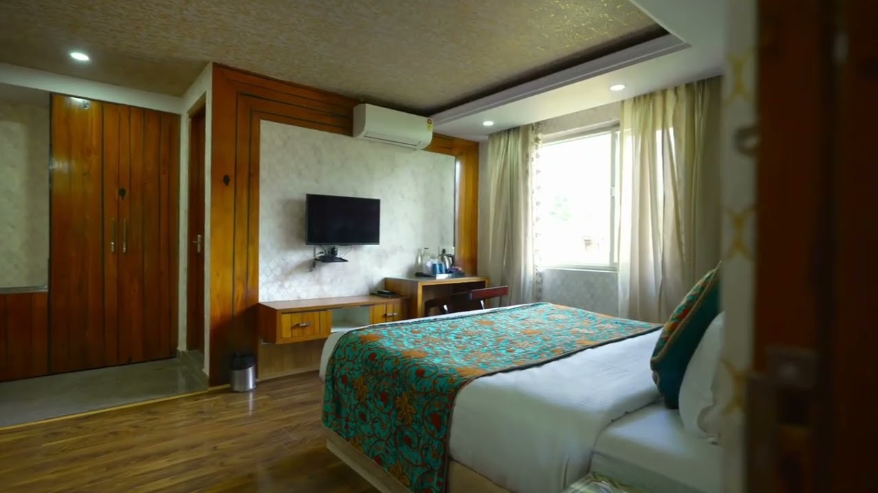 The Montreal, Srinagar- Best Hotels/4 Star Hotels/Hotel Near Dal Lake/Hotel Near Mughal Garden