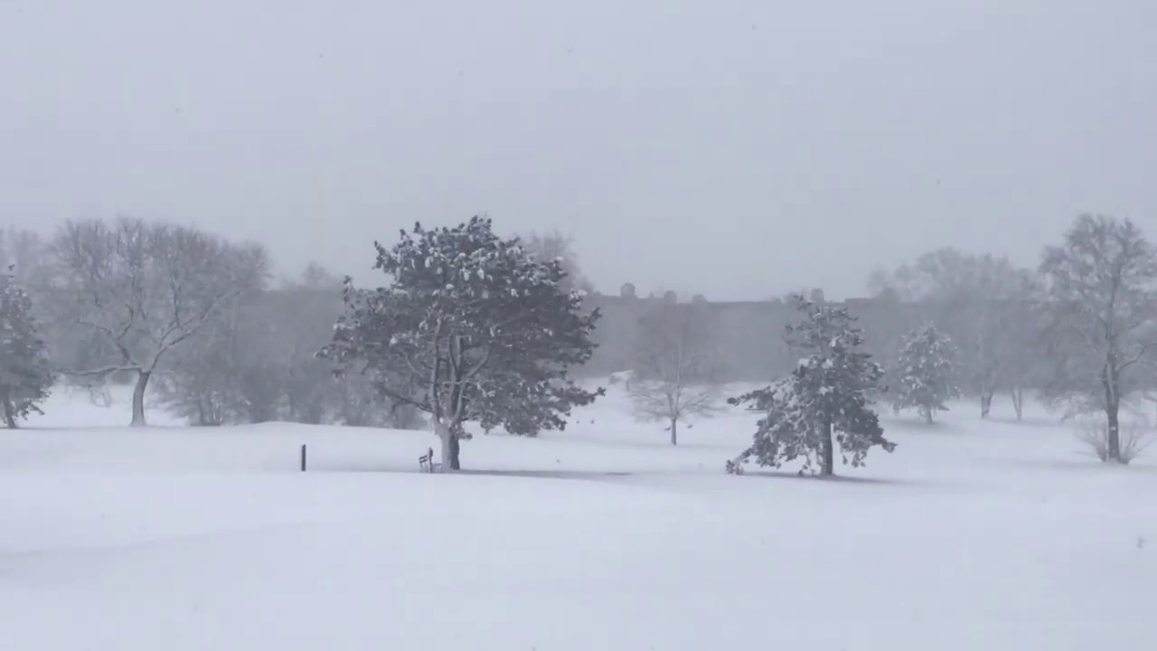 Chicago area spring snow storm April 14, 2019 Northbrook IL USA