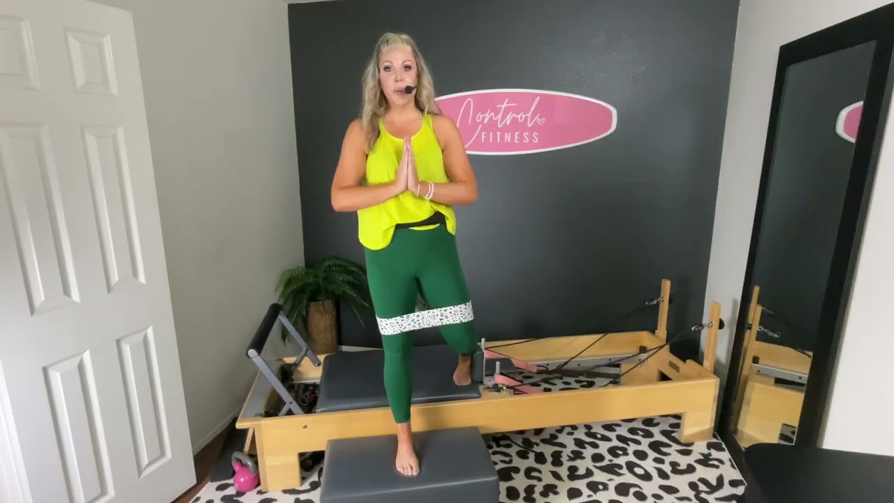 REFORMER + resistance band