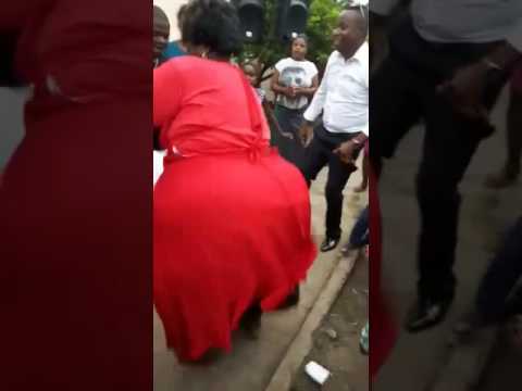 Mzansi gospel woman dancer - YouTube