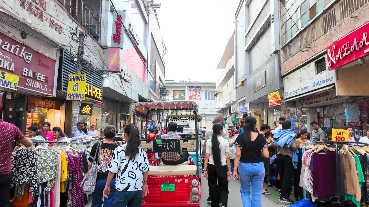 Walking in India 2025 🇮🇳 - Kamla Nagar Market, North Delhi Street Life in 4K