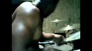 LIL WAYNE DRUMMER KEENAN 'KGE' EPHRIAM PRACTICING FUNKY GROOVES