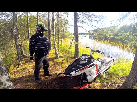 StuntFreaksTeam - Fat snowmobile jump - YouTube