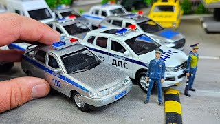 فتح علبة ومراجعة نماذج مصغرة لسيارة الشرطة المصبوبة! عن السيارات! الفرعية