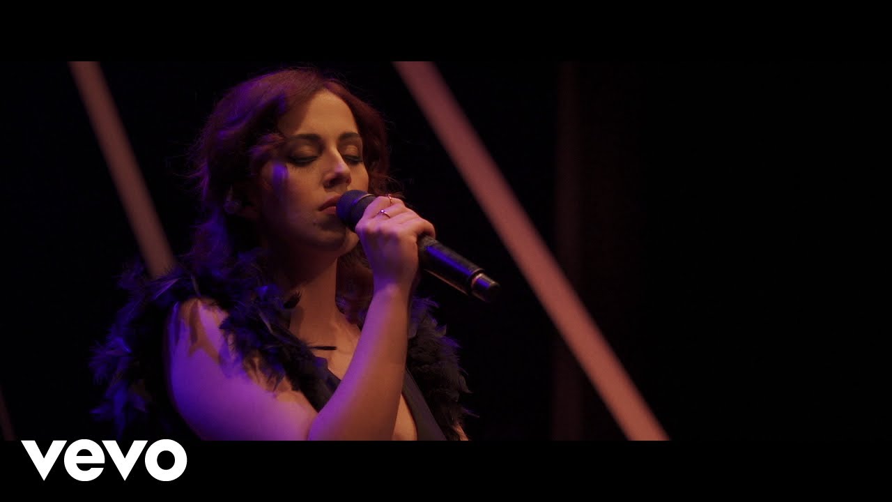 Sara Correia - Sou A Casa (Ao Vivo No Capitólio, Lisboa / 2019) Sara Correia - Sou A Casa (Ao Vivo No Capitólio, Lisboa / 2019)