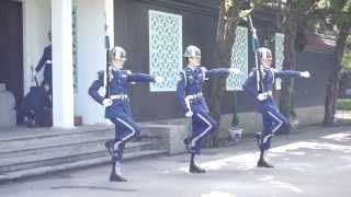 20140111蔣經國陵寢衛兵交接