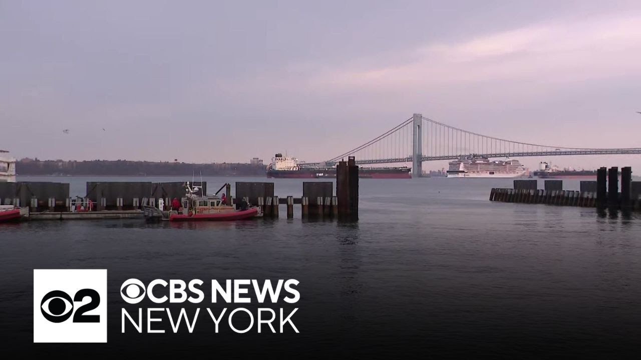 3 dead after boat overturns in waters off Staten Island - YouTube