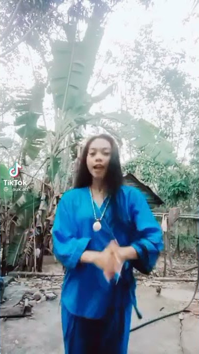 guru cantik rambut panjang