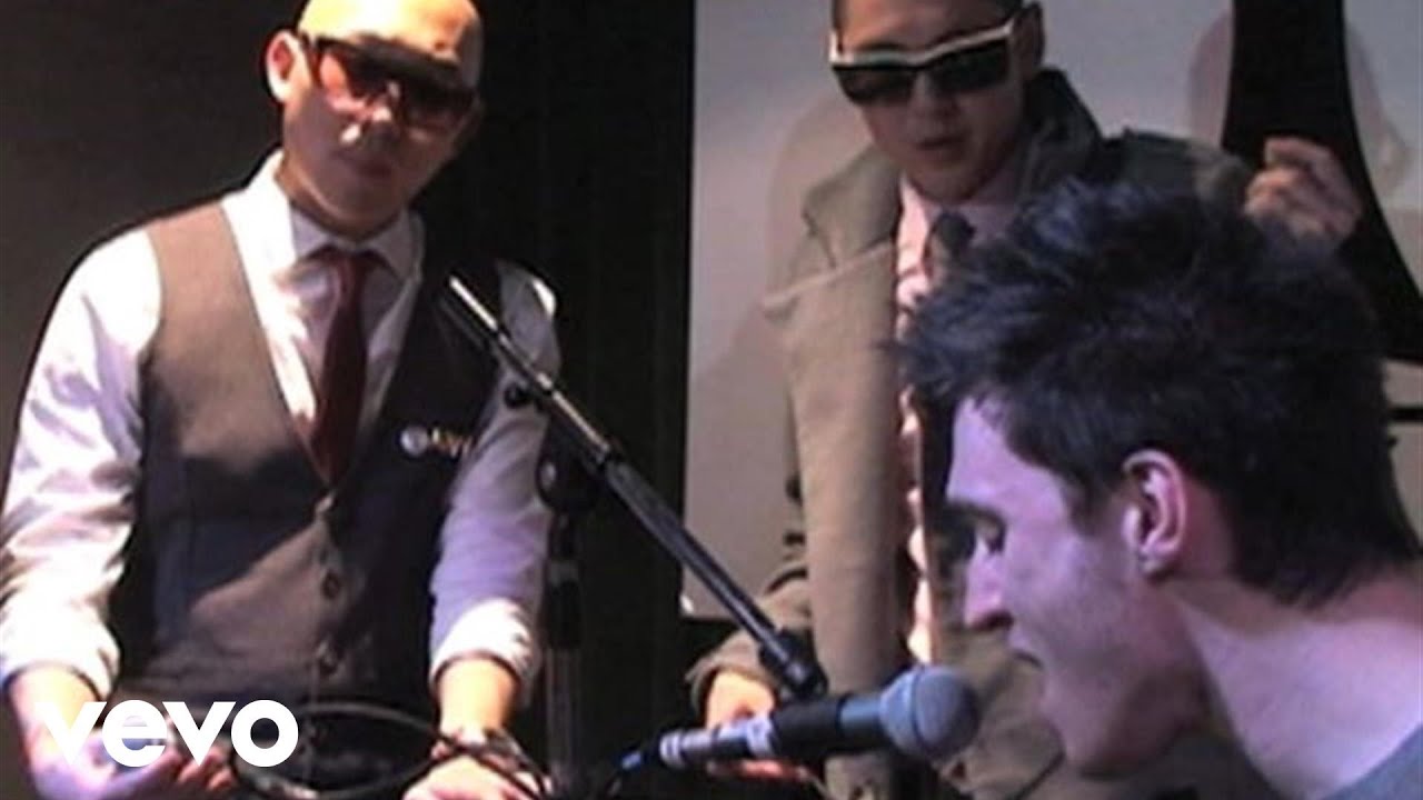 Far East Movement - Rocketeer (Live At The Cherrytree House) ft. Frankmusik