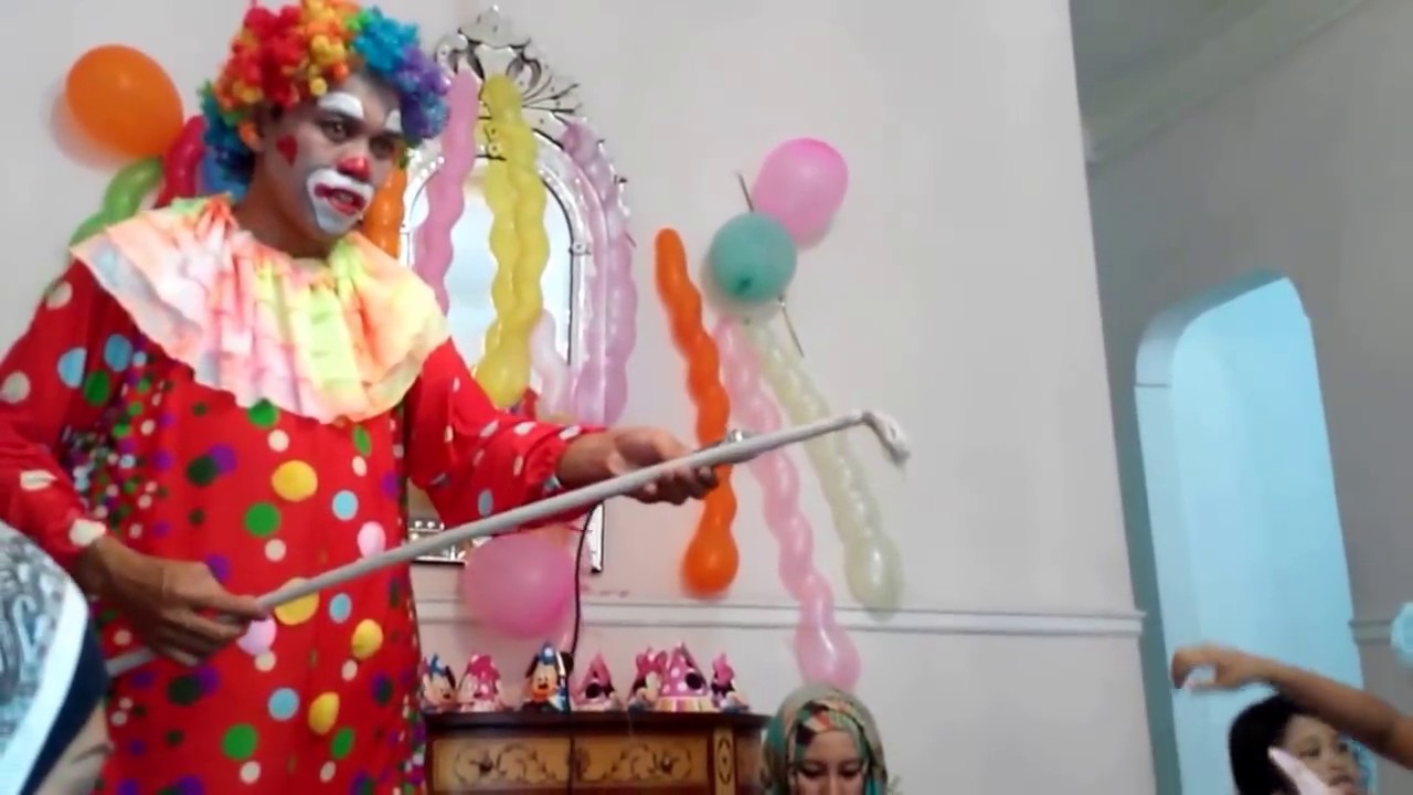 Sulap Tali dari Om Badut di Ulang Tahun Rania