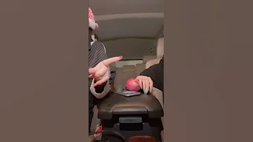 اعشقك لو ريحتك ريحة بصل 