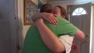 Soldier Surprise His Sister, Return Home From Overseas