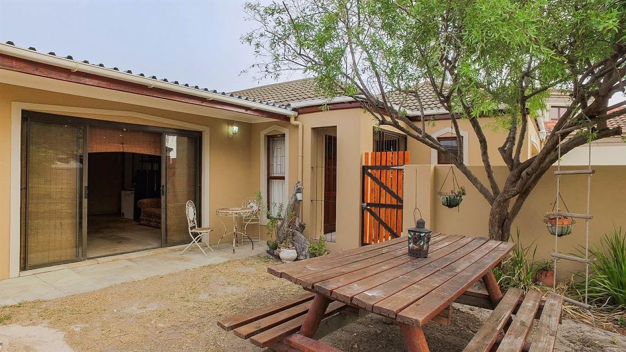 3 Bedroom House for sale in Western Cape Cape Town Tableview And