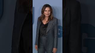 Mariska Hargitay was reportedly mistaken for a real cop in her #lawandordersvu costume by a child.