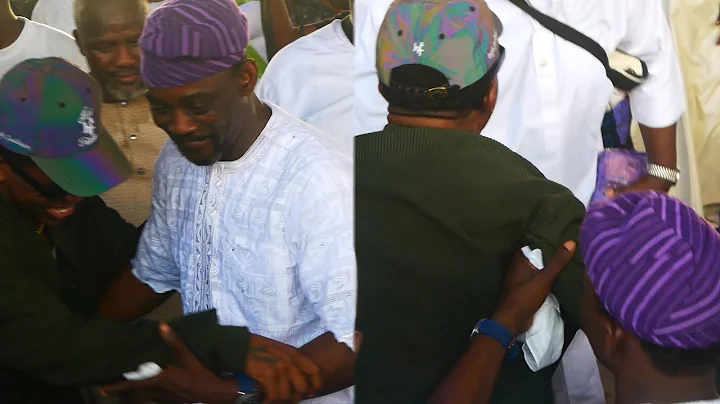 SEE HOW PASUMA EMBRACE SMALL DOCTOR AT HIS MUMS 8TH DAYS PRAYERS