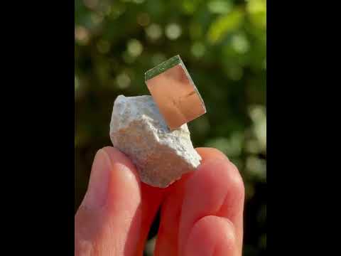 ПІРИТ КУБ на породі - натуральний мінерал - Іспанія, видео 1