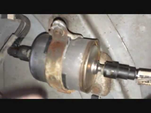 Changing the fuel filter on a Jeep Grand Cherokee - YouTube