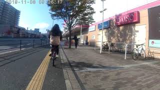 福岡市博多の歩道で違法電動自転車を30kmもの猛スピードで走らせる外国人と思われる女