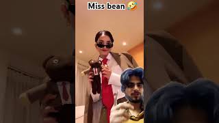 Miss Bean 🤣 #posing #comedy #mrbean #cosplay #posingroutine #posing101