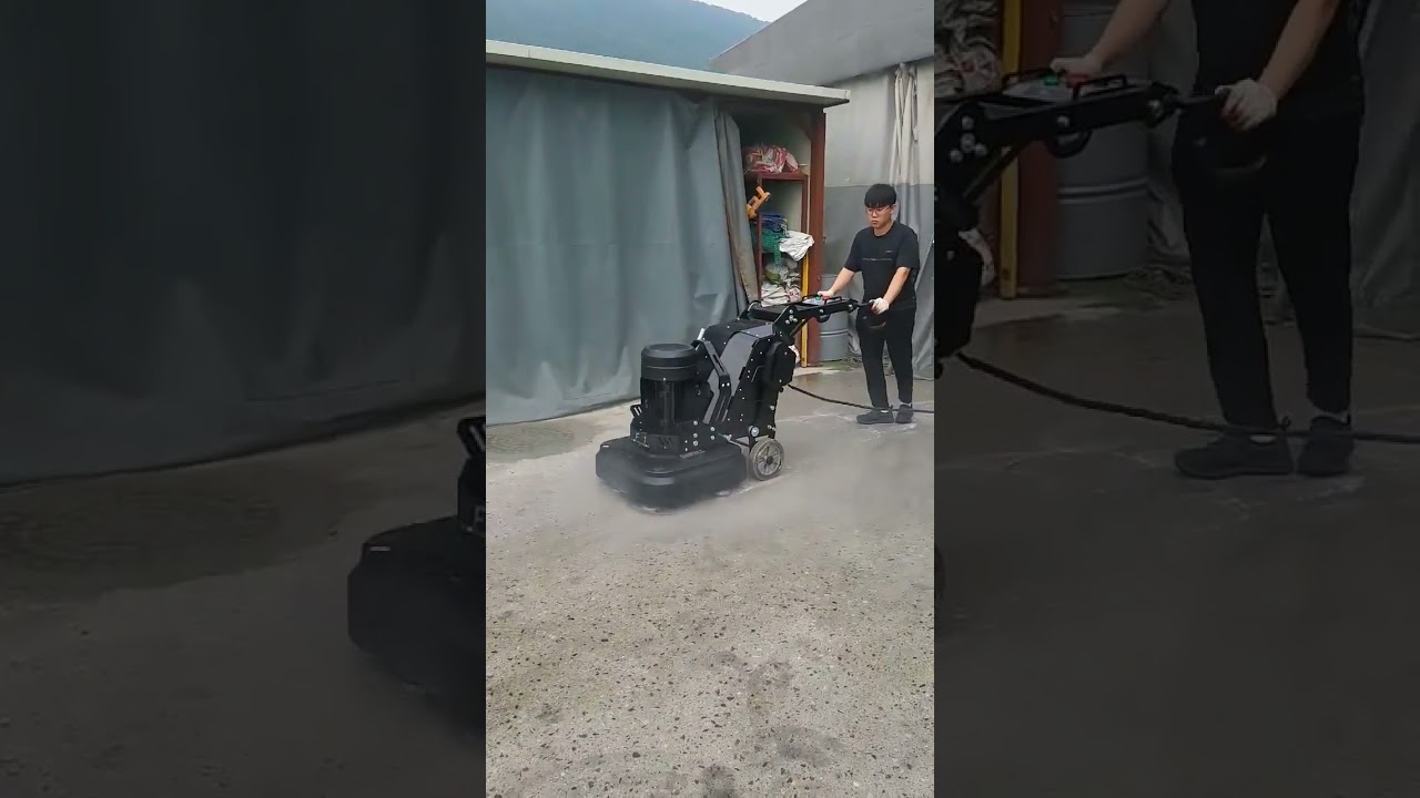 이화산업 입니다 쌍발기 보다 더 안전하고 잘 갈리는 장비 입니다 4개의 날판이 돌아가면서 평활한 작업 및 플리싱 작업 가능