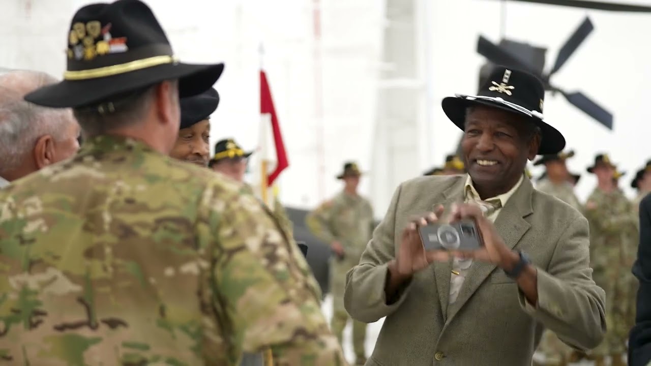 Eldridge Johnson Jr  receives Distinguished Flying Cross at Fort Campbell