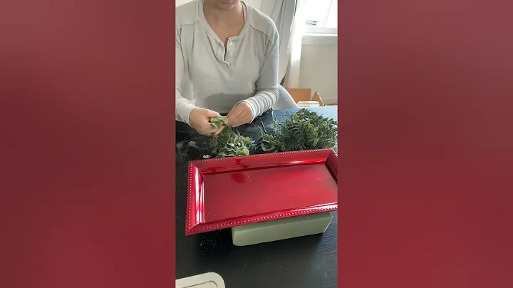 DOLLAR TREE CHRISTMAS DIY CENTERPIECE 2021